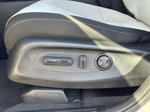 Certified 2025 Honda CR-V EX image 22