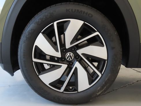 New 2026 Volkswagen Atlas SE image 28