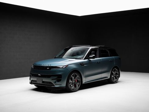 Used 2025 Land Rover Range Rover Sport Dynamic SE AWD/4WD image 4