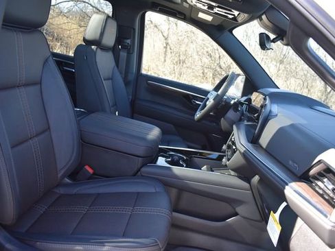 New 2026 Chevrolet Suburban High Country image 20