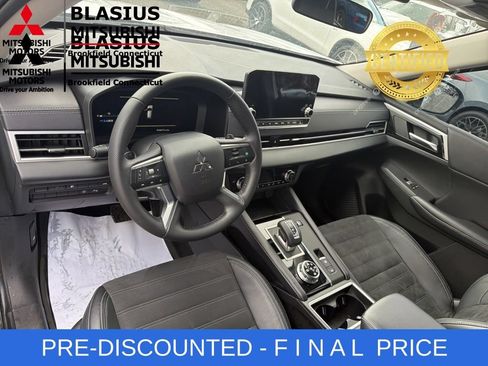 Used 2023 Mitsubishi Outlander 4WD Plug-In Hybrid image 21