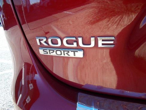 Used 2020 Nissan Rogue Sport SL w/ Premium Package image 10