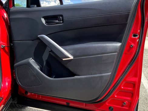 Used 2024 Toyota Corolla Cross SE image 22