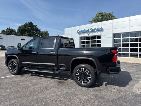 Used 2025 Chevrolet Silverado 2500 High Country image 8