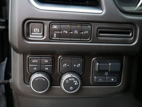 Used 2021 Chevrolet Tahoe LT w/ LT Signature Package AWD/4WD image 18