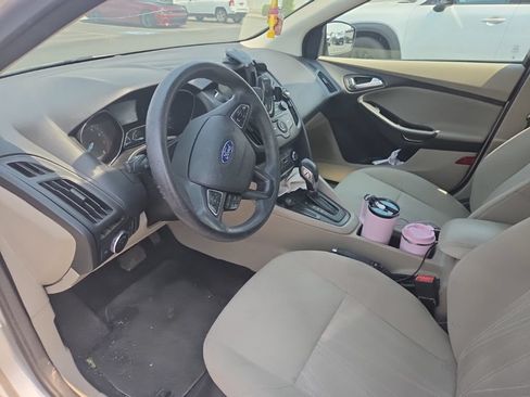 Used 2018 Ford Focus SE FWD image 8