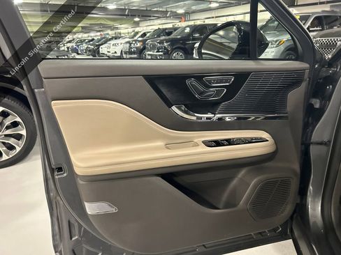 Used 2022 Lincoln Corsair AWD w/ Equipment Group 101A image 10