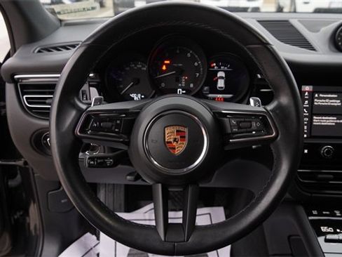 Used 2023 Porsche Macan image 27