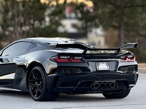 Used 2023 Chevrolet Corvette Z06 w/ Z07 Performance Package image 41