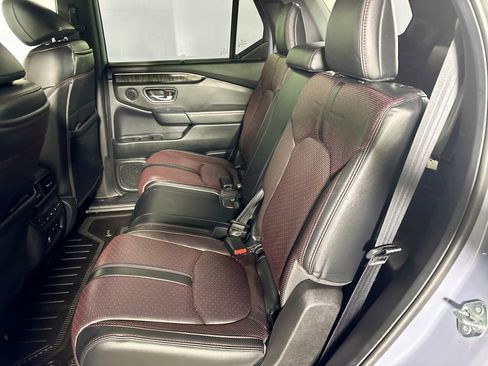 Certified 2025 Honda Pilot Black Edition image 22