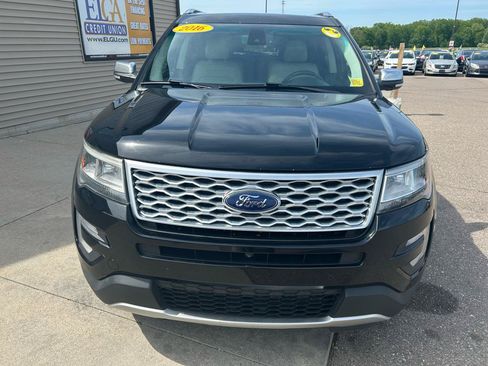 Used 2016 Ford Explorer Platinum AWD/4WD image 2