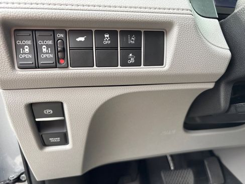 Used 2018 Honda Odyssey EX-L image 19