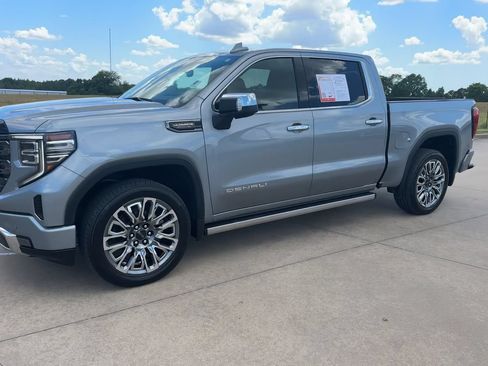 Used 2025 GMC Sierra 1500 Denali Ultimate AWD/4WD image 5