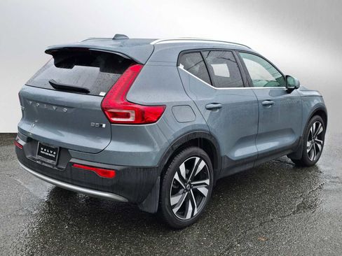 Used 2023 Volvo XC40 B5 Ultimate w/ Protection Package Premier image 3