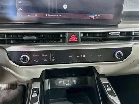 Used 2024 Kia Sorento S w/ Panoramic Sunroof Package FWD image 24
