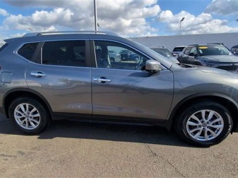 Used 2018 Nissan Rogue SV w/ Premium Package image 9