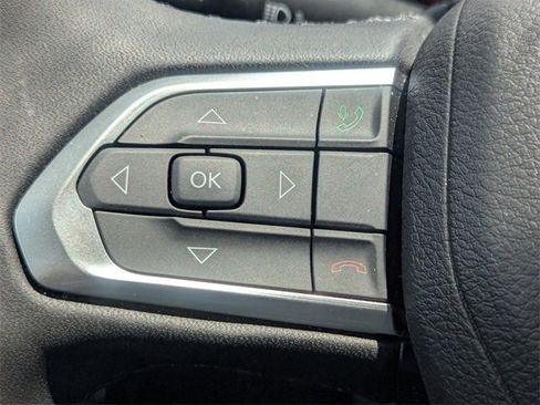 Used 2024 Jeep Compass Latitude image 12