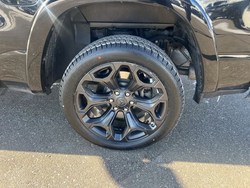 Used 2019 RAM 1500 Laramie image 6