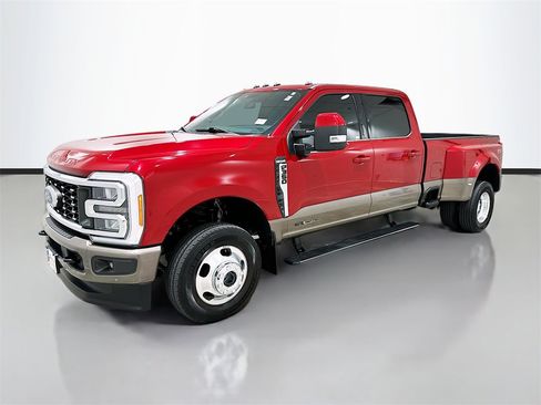 Used 2023 Ford F350 King Ranch w/ FX4 Off-Road Package image 2