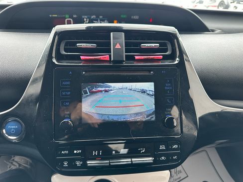 Used 2017 Toyota Prius Three Touring image 19