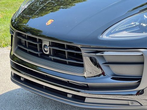 Certified 2026 Porsche Macan AWD/4WD image 12
