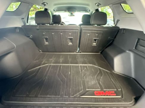 Used 2023 GMC Terrain SLE w/ Driver Convenience Package FWD image 25