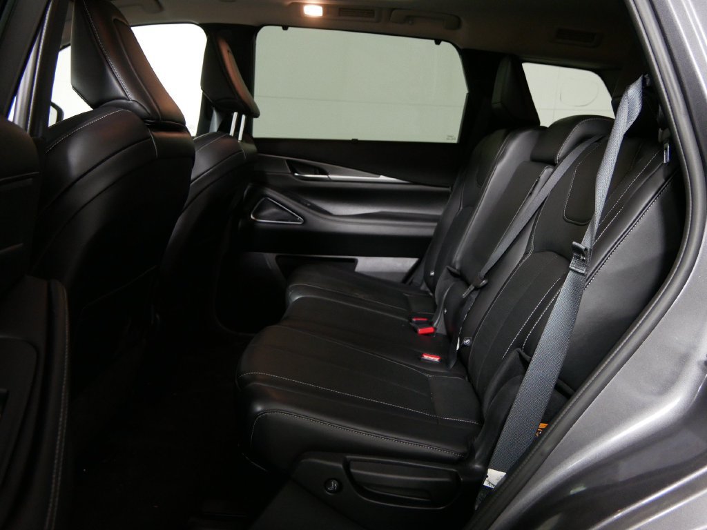 Certified 2025 INFINITI QX60 Luxe w/ Vision Package AWD/4WD image 19