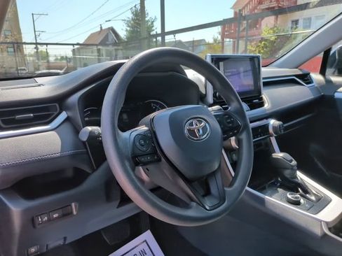 Certified 2025 Toyota RAV4 XLE image 25