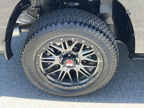 Used 2023 RAM 1500 Laramie AWD/4WD image 22