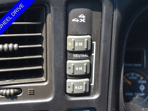 Used 2001 GMC Sierra 2500 4x4 Extended Cab HD w/ Convenience Plus Group image 4