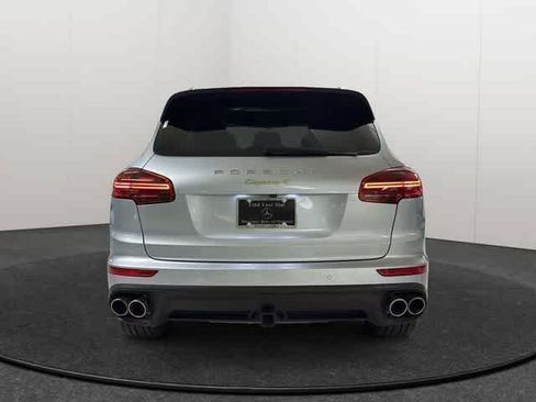 Used 2017 Porsche Cayenne S AWD/4WD image 6