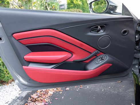Used 2023 Aston Martin V8 Vantage Coupe image 13