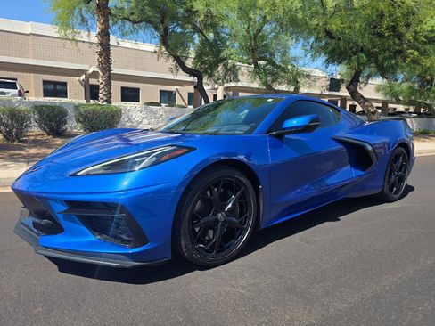 Used 2022 Chevrolet Corvette Stingray Preferred Cpe w/ Z51 Performance Package RWD image 2