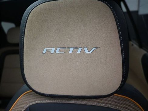Used 2025 Chevrolet Equinox ACTIV w/ Safety and Technology Package image 19