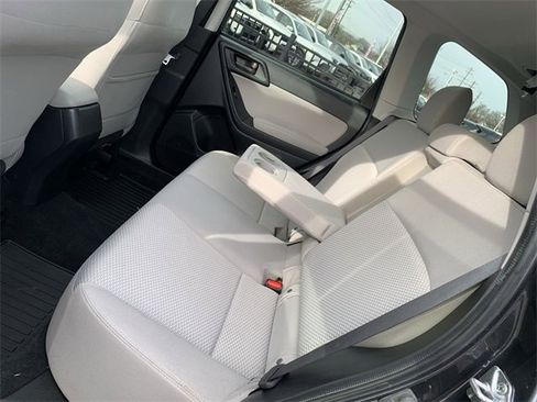 Used 2015 Subaru Forester 2.5i Premium w/ All-Weather Package image 10