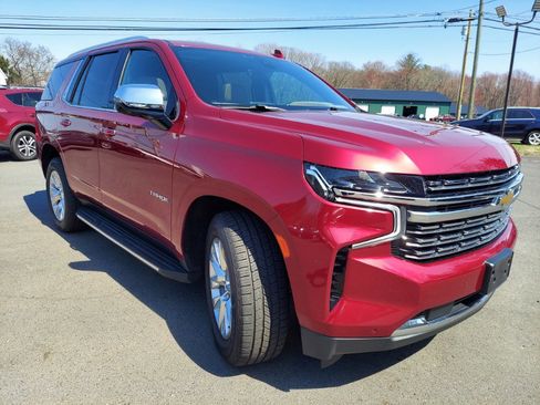 Used 2021 Chevrolet Tahoe Premier w/ Premium Package AWD/4WD image 3