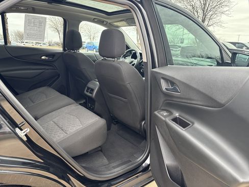 Used 2018 Chevrolet Equinox LT w/ Sun & Infotainment Package image 13