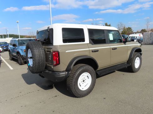 New 2026 Ford Bronco Heritage Edition image 4