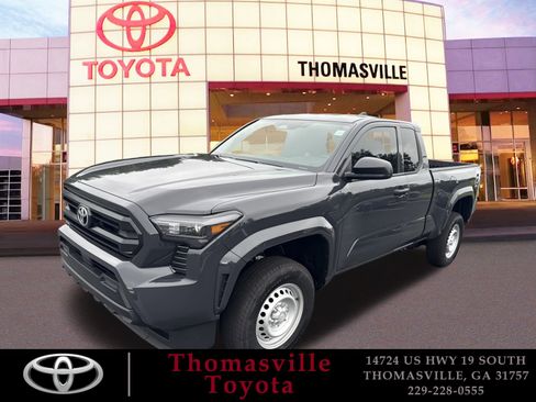 Used 2025 Toyota Tacoma SR image 1