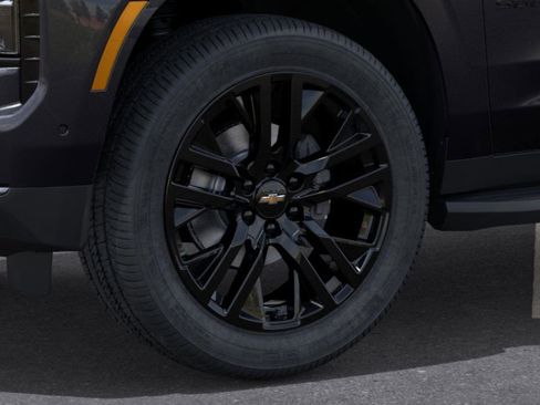 New 2026 Chevrolet Suburban Premier image 9