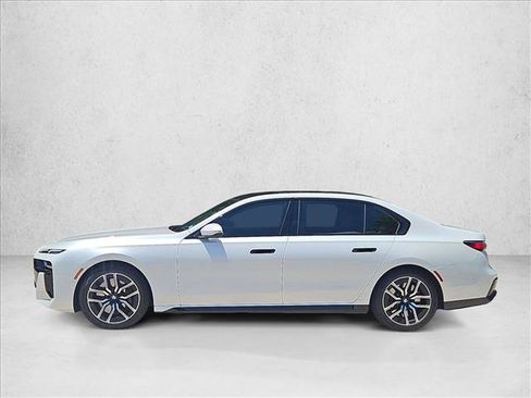 Used 2023 BMW 760i xDrive AWD/4WD image 8
