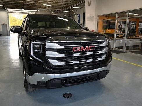 New 2026 GMC Sierra 1500 SLE w/ Preferred Package image 3