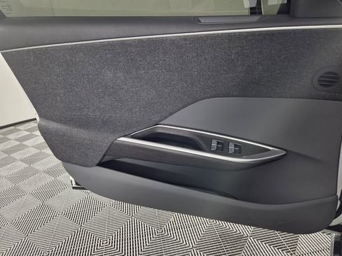 Used 2024 Lucid Air Pure RWD image 19