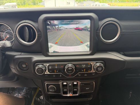 Used 2021 Jeep Gladiator Overland w/ Popular Equipment Package AWD/4WD image 29