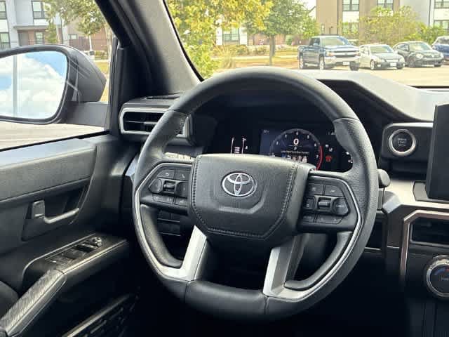Used 2025 Toyota 4Runner SR5 AWD/4WD image 23