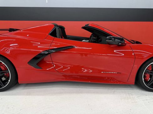 Used 2022 Chevrolet Corvette Stingray 2dr Convertible w/ Z51 Performance Package image 55