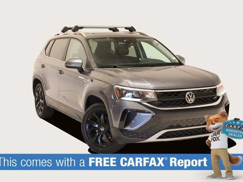 Used 2023 Volkswagen Taos SE w/ Panoramic Sunroof Package AWD/4WD image 2