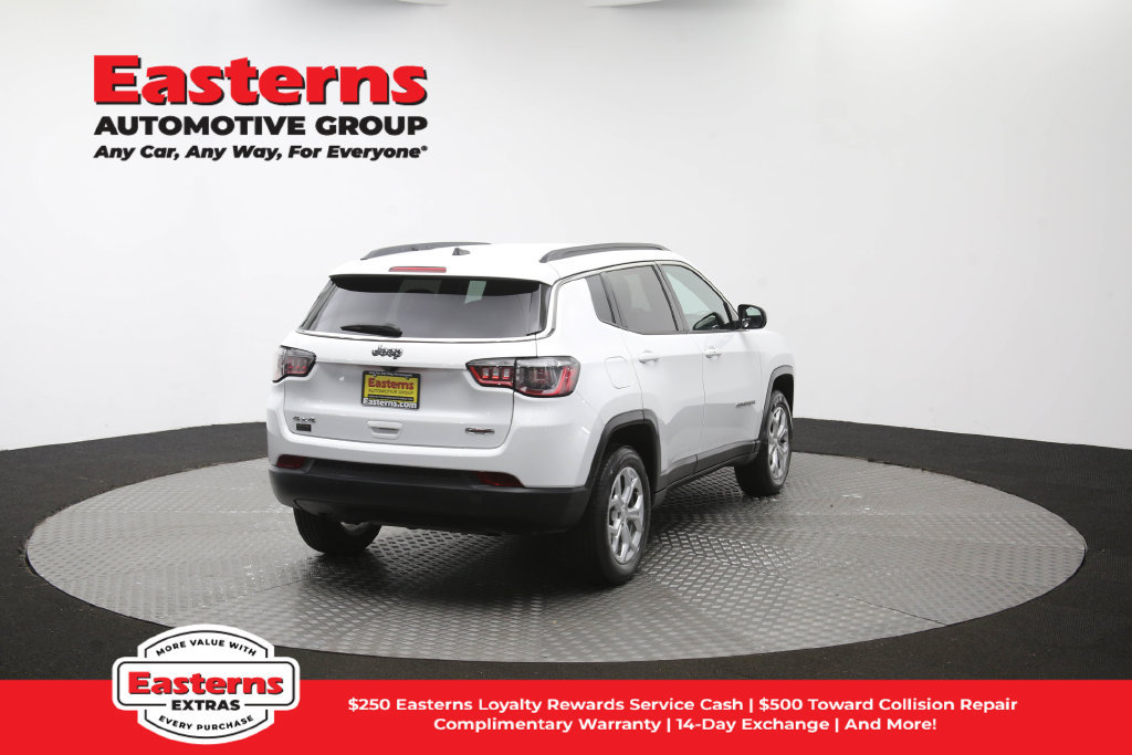 Used 2024 Jeep Compass Latitude AWD/4WD image 39