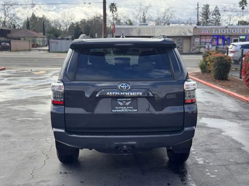 Used 2024 Toyota 4Runner SR5 Premium w/ Moonroof Package image 5