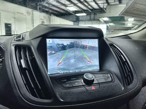 Used 2019 Ford Escape SE FWD image 32